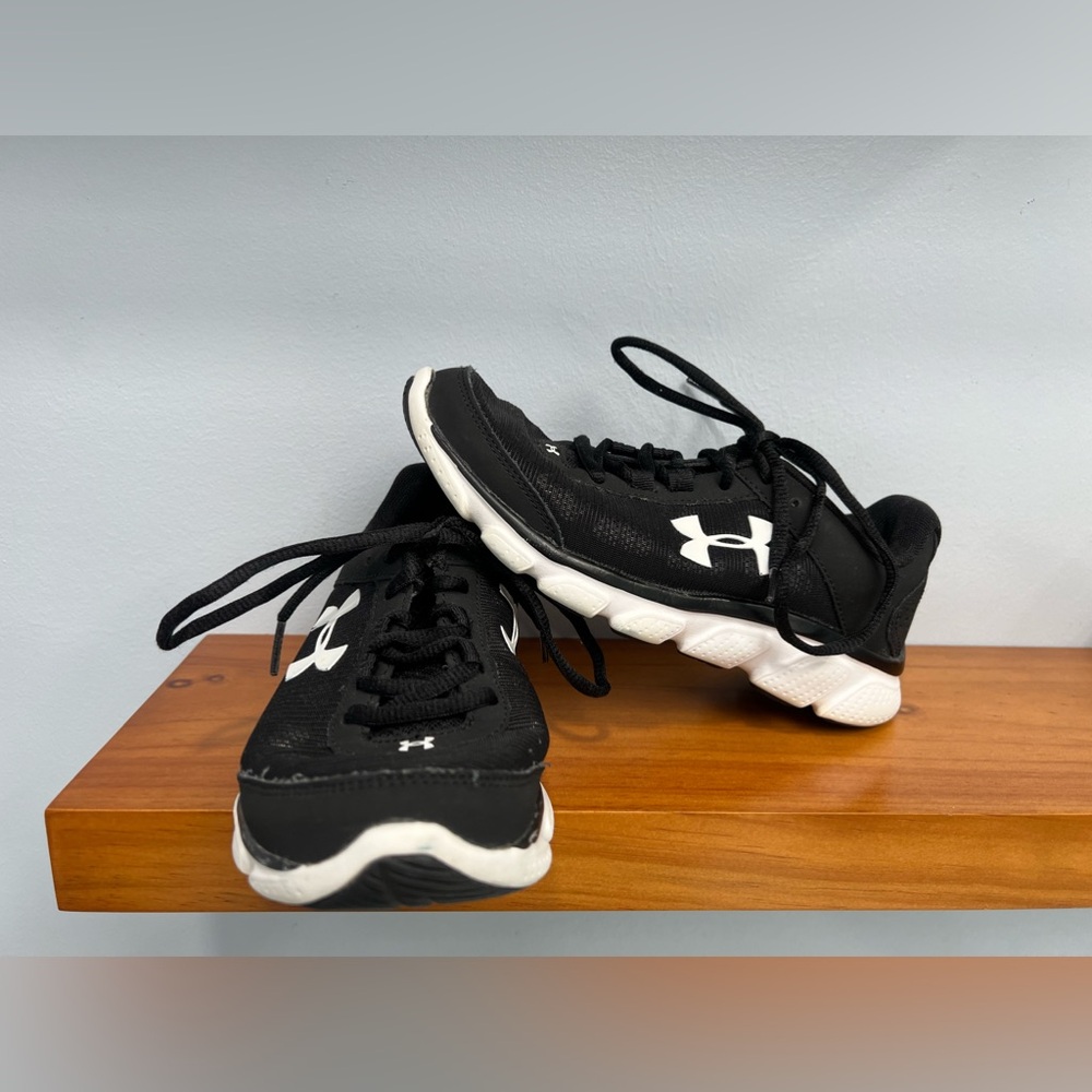 Under Armour Charged Assert Athletic Sneakers Wom… - image 2